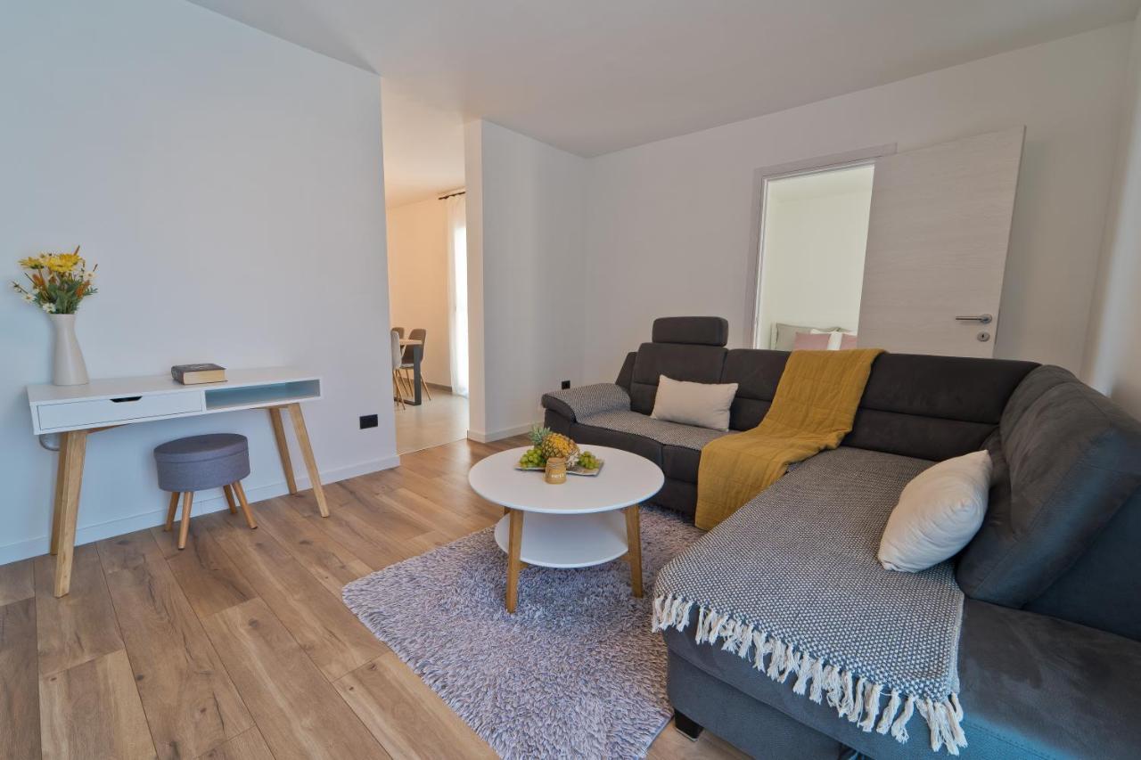 Malemi Apartment Pula Luaran gambar