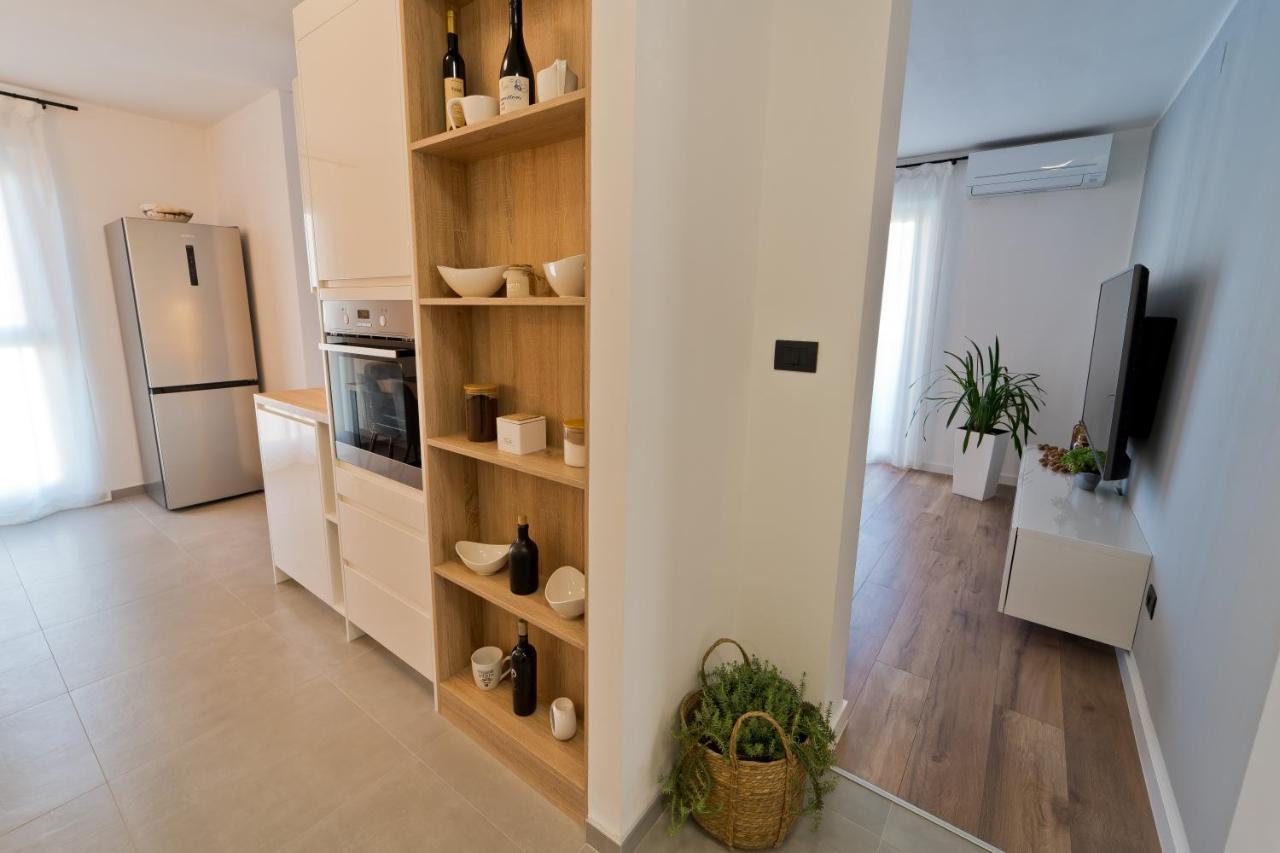 Malemi Apartment Pula Luaran gambar