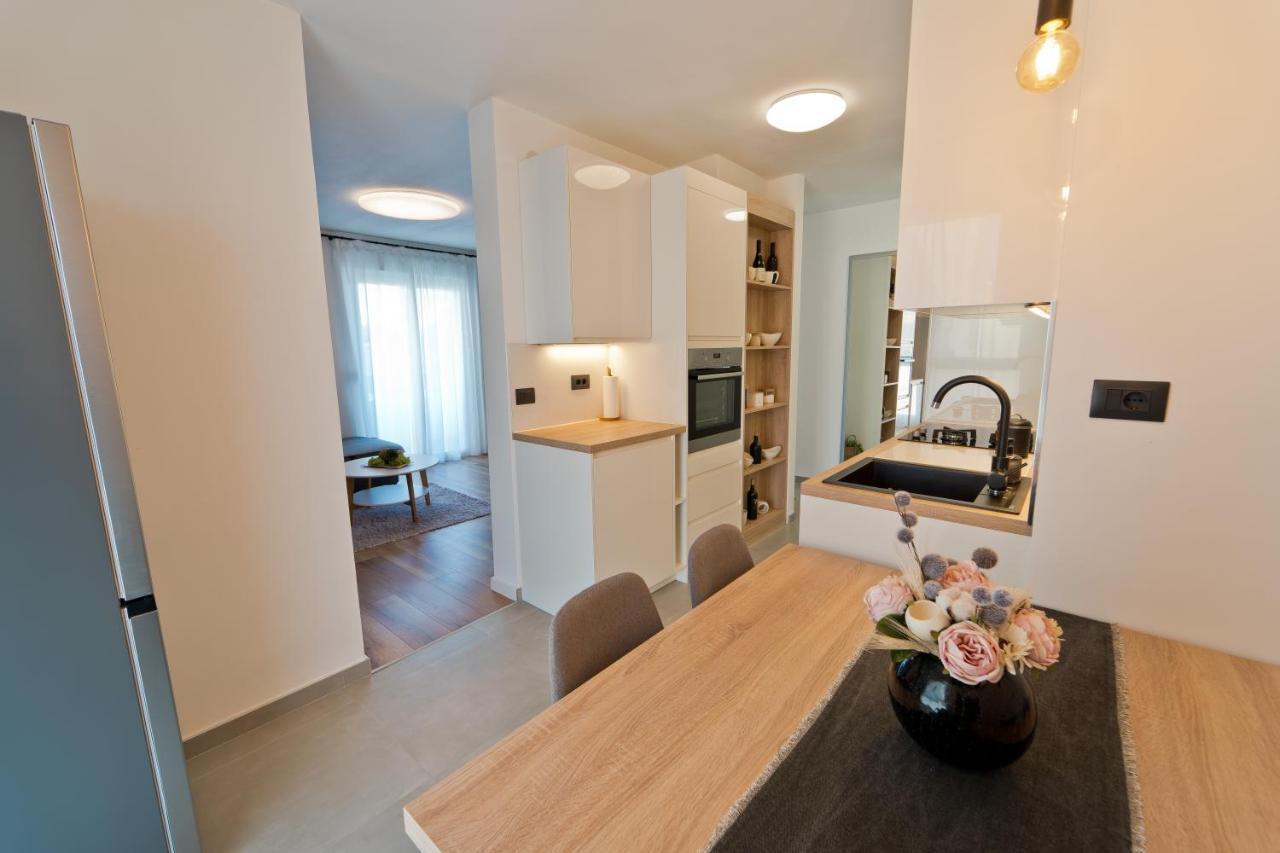 Malemi Apartment Pula Luaran gambar