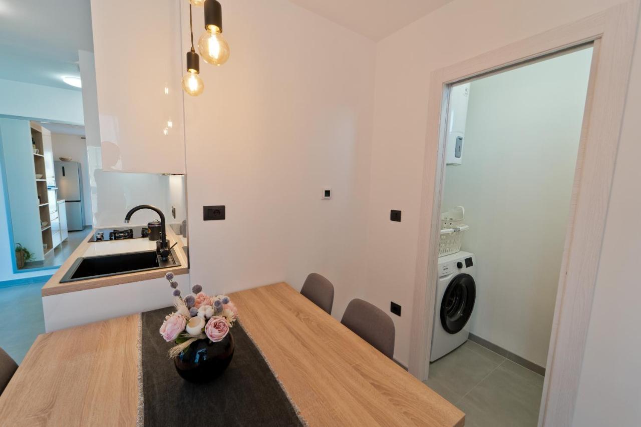 Malemi Apartment Pula Luaran gambar