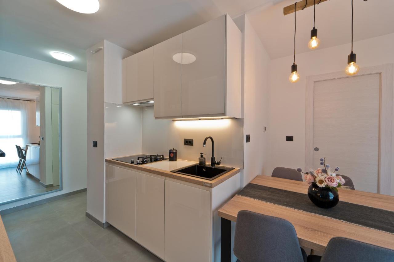 Malemi Apartment Pula Luaran gambar