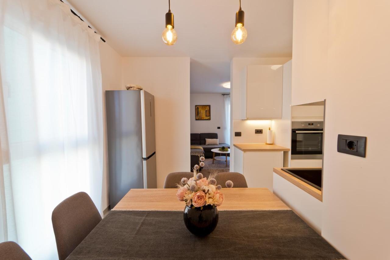 Malemi Apartment Pula Luaran gambar