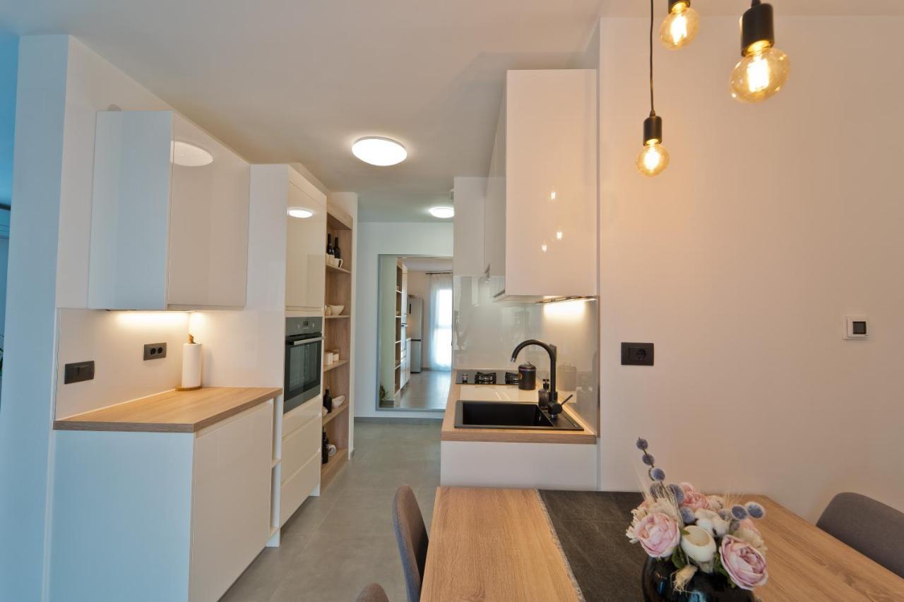 Malemi Apartment Pula Luaran gambar