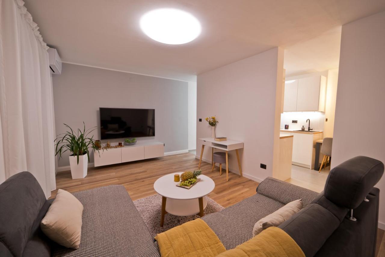 Malemi Apartment Pula Luaran gambar