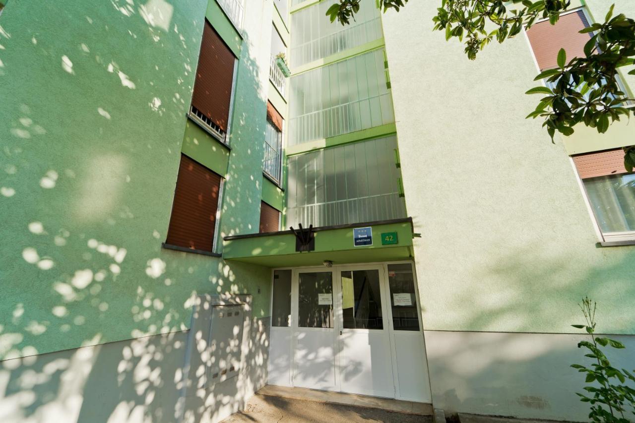 Malemi Apartment Pula Luaran gambar