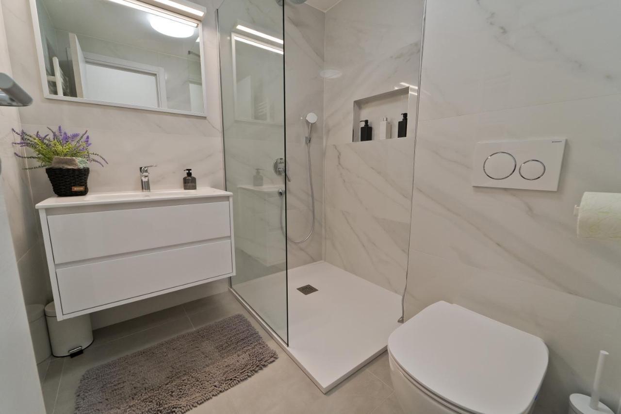 Malemi Apartment Pula Luaran gambar
